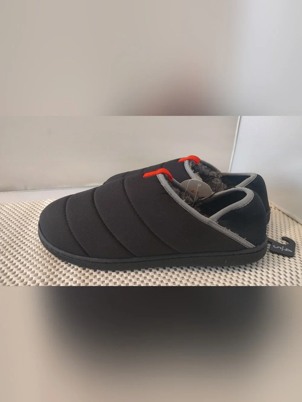 Wonder Nation Boys Size 4/5 Slippers Lined House Slippers NWT Black/Gray NWT